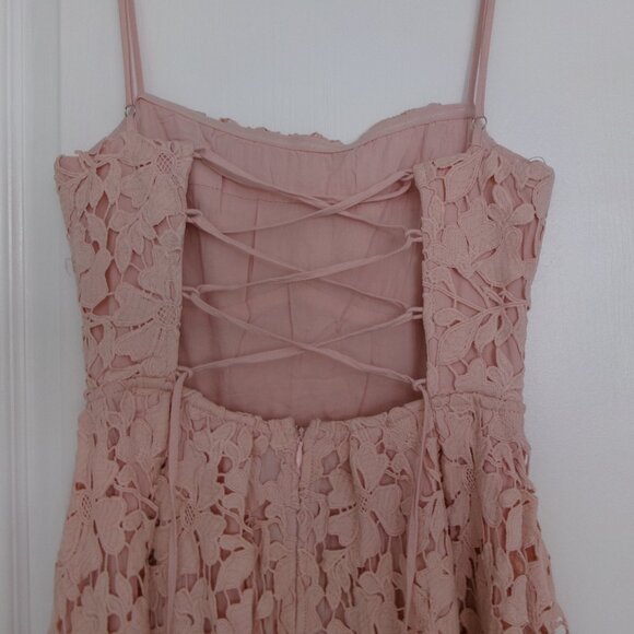 ASTR The Label JOYCE Crochet Lace Midi Dress BLUSH Pink Corset Strappy Back XS - Picture 8 of 11
